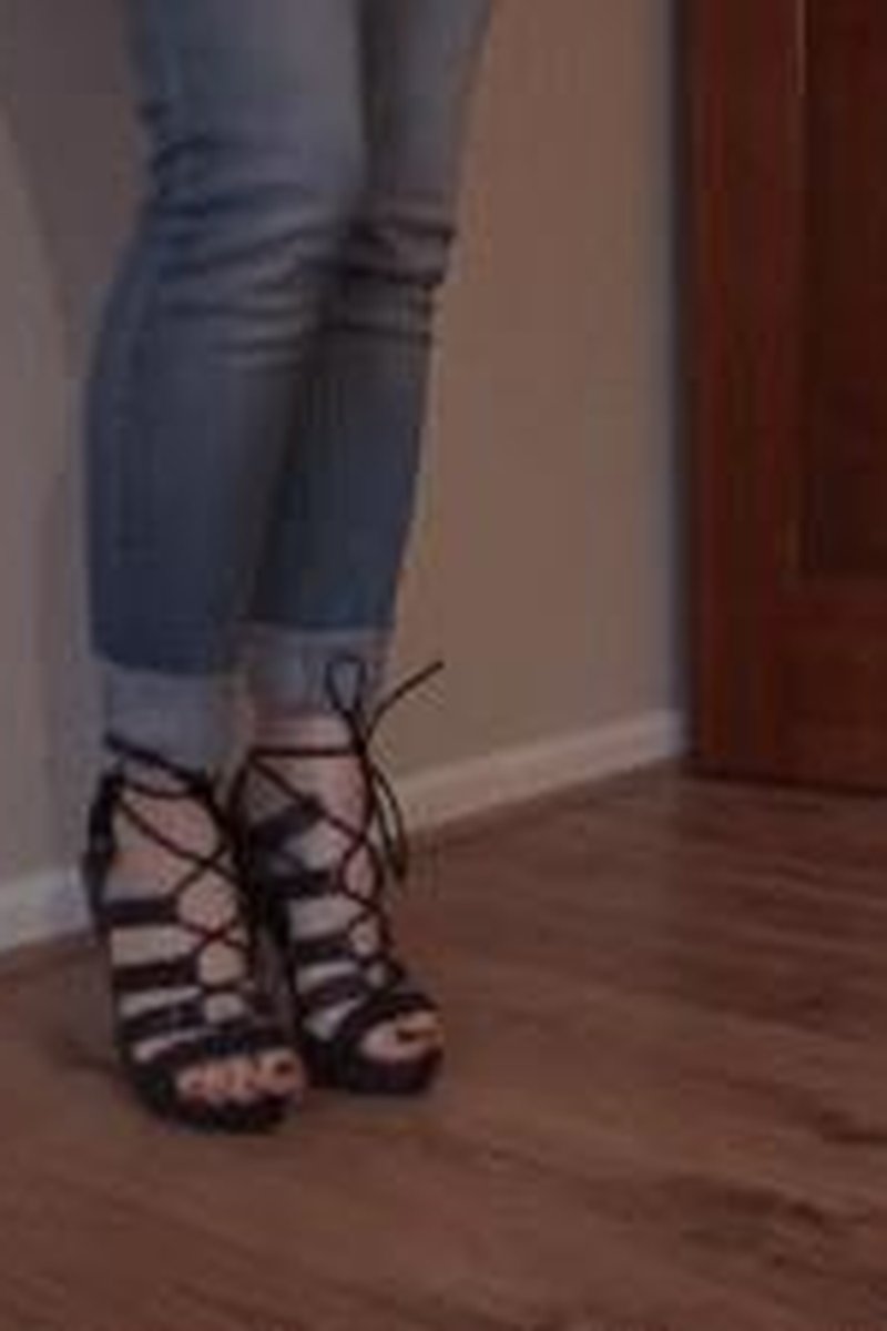 Heel Stomping - Screenshot 1 of 4 - Foot Fetish