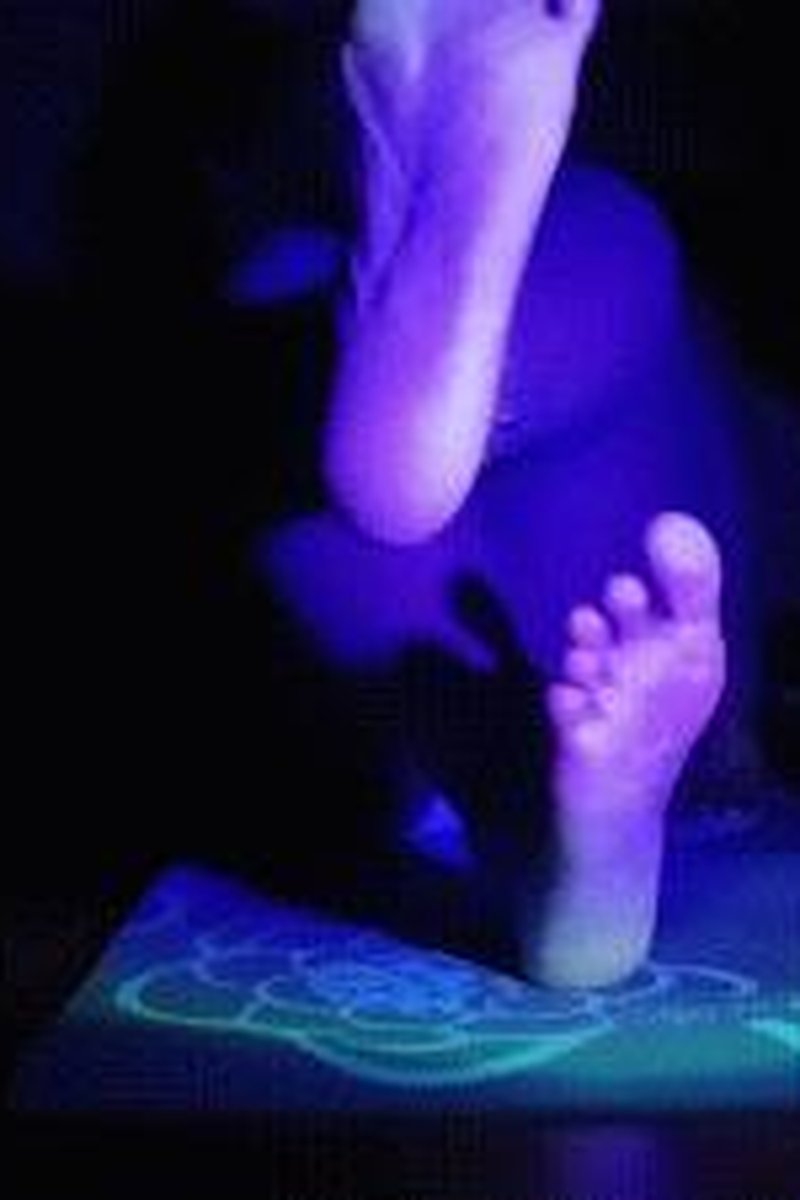 Blue Light Special - Screenshot 1 of 4 - BBW