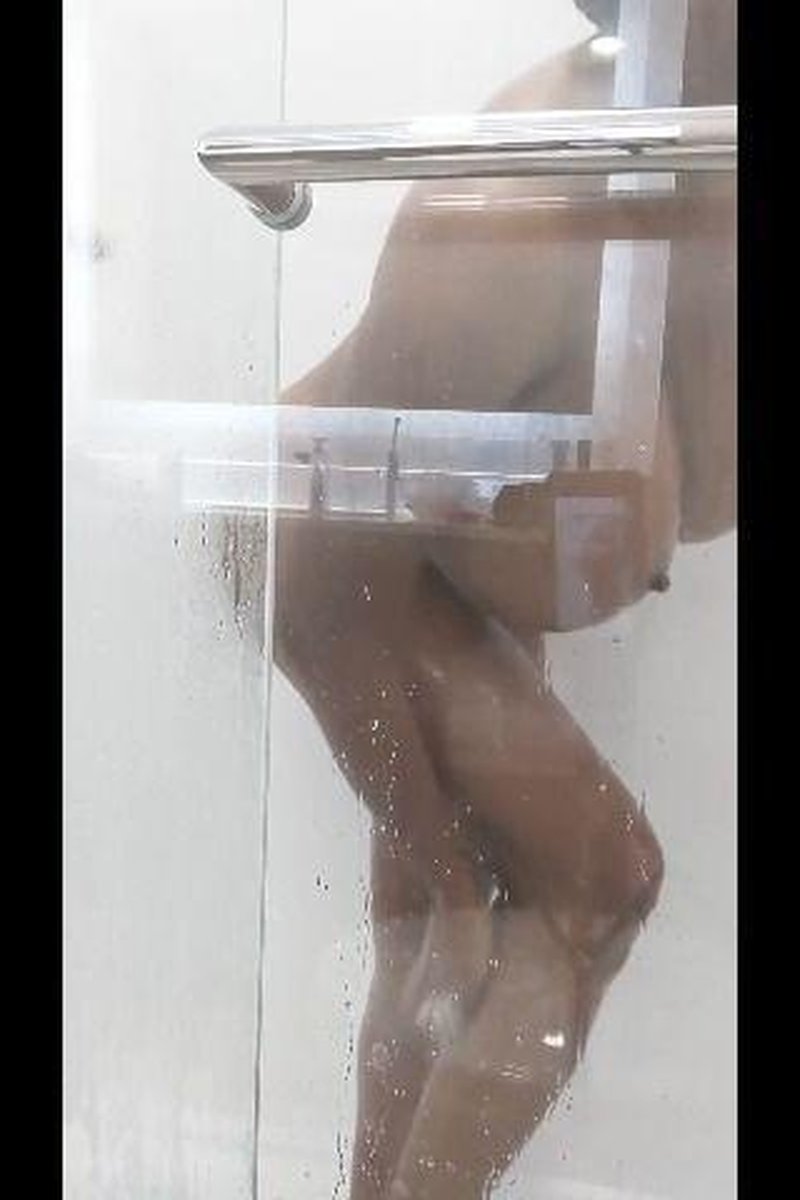 Steamy Showers - Screenshot 1 of 4 - Big Tits