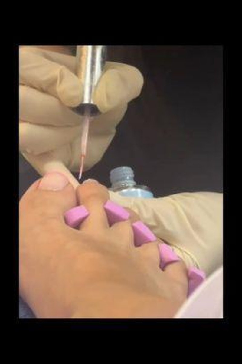 TP-manyvidszylathegreat-pedicure-day-showing-off-my-freshly-done-feet-on-the-grass