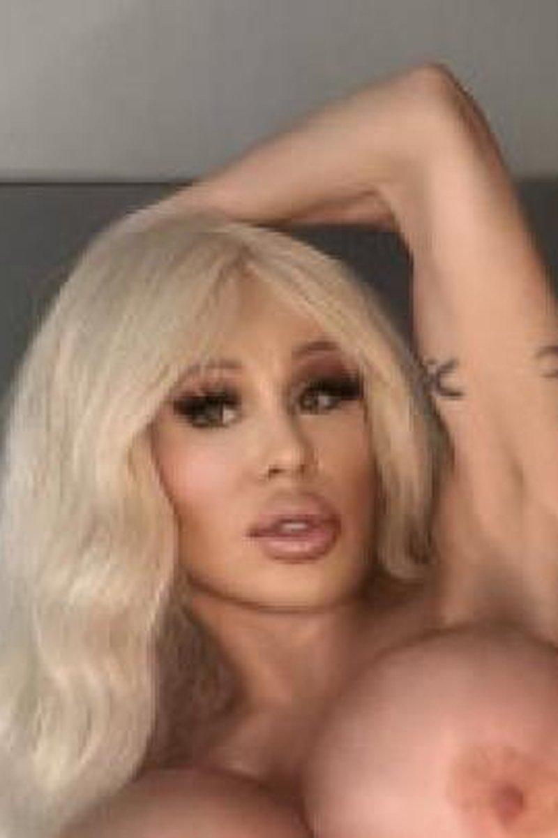 Dildo My Wet Pussy - Screenshot 1 of 4 - Blonde Hair (Female)