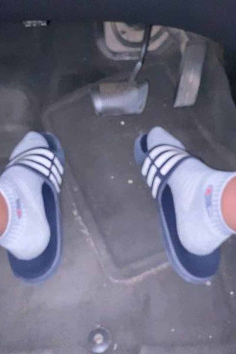 Car Chilling - Screenshot 1 of 4 - Bi Curious