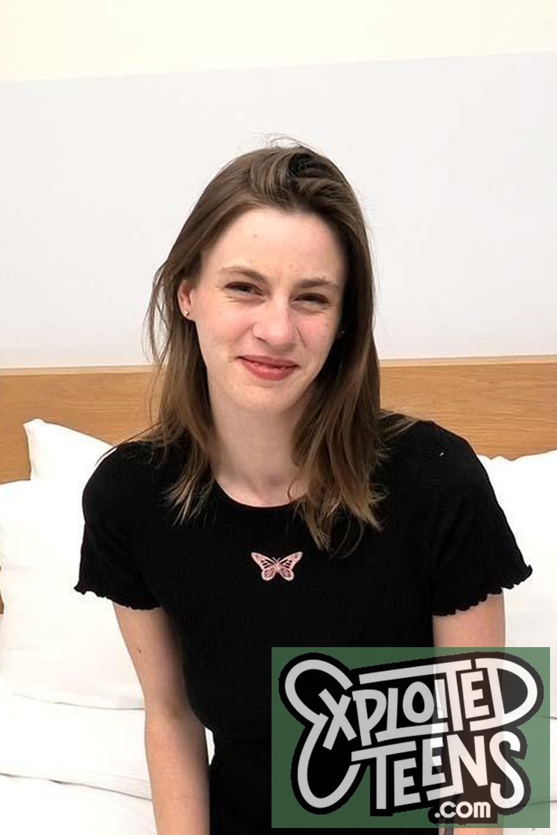 Lilly - Screenshot 1 of 4 - Cum In Mouth