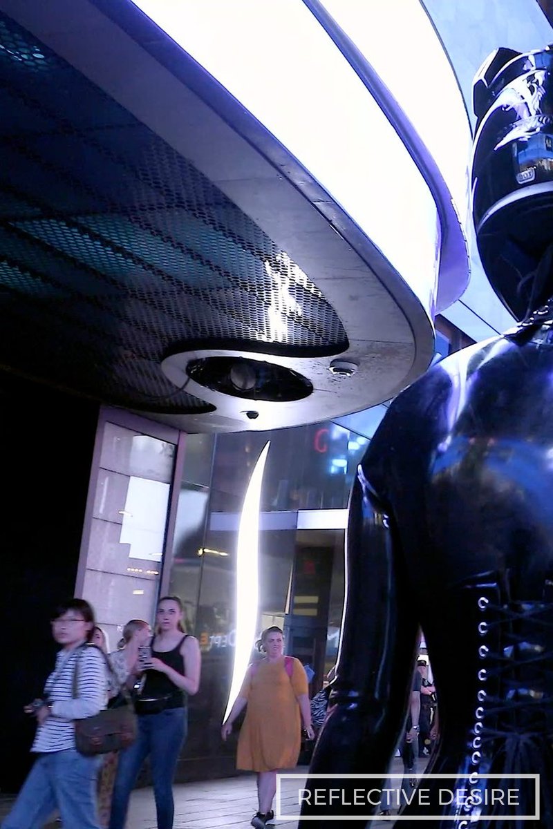 Sightseeing with Space Kittens - Screenshot 1 of 4 - Bondage