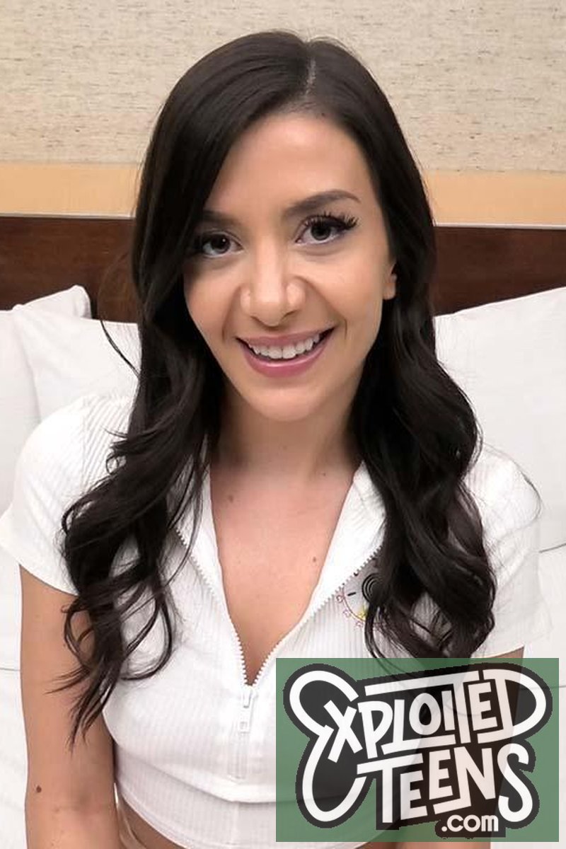 Natalie - Screenshot 1 of 4 - Cum In Mouth