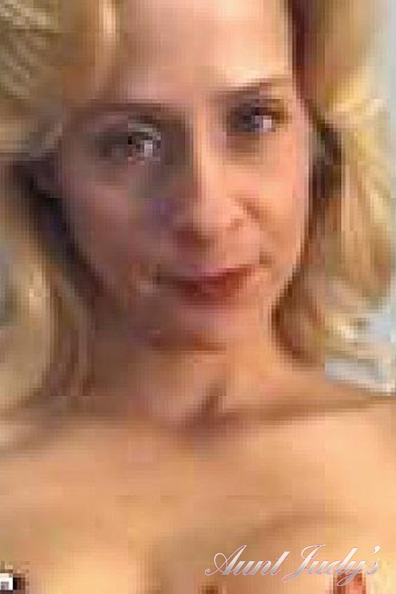 10 Clips - Screenshot 1 of 4 - Payton Leigh