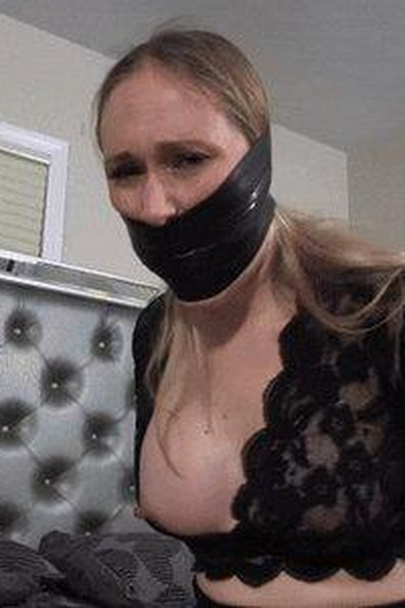 Ophelia Kaan - Stolen Promotion - Screenshot 1 of 4 - Barebreasts