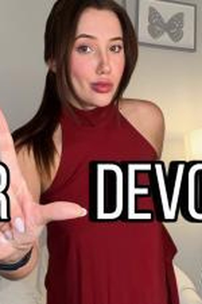 Loser Devotion - Screenshot 1 of 4 - Babes