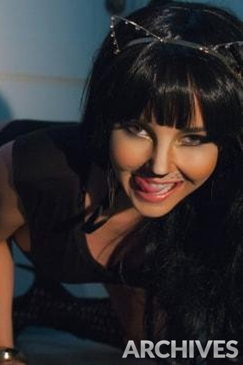 Bad Kitty - Screenshot 1 of 4 - Brown Hair
