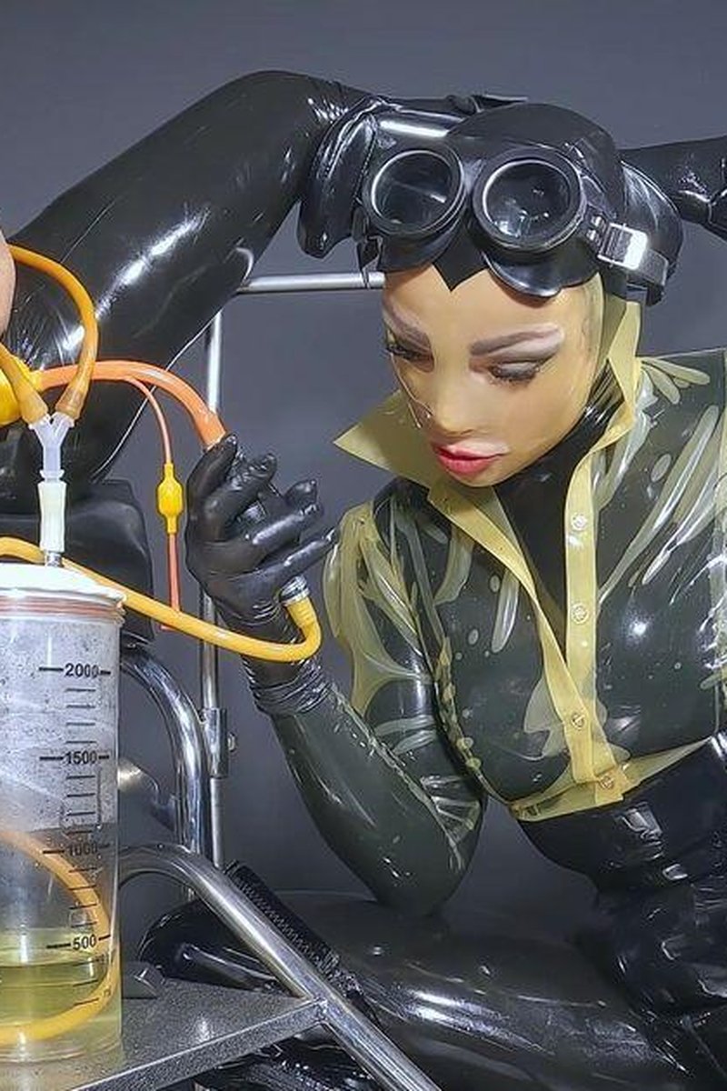 Piss Perversions - Screenshot 1 of 4 - BDSM