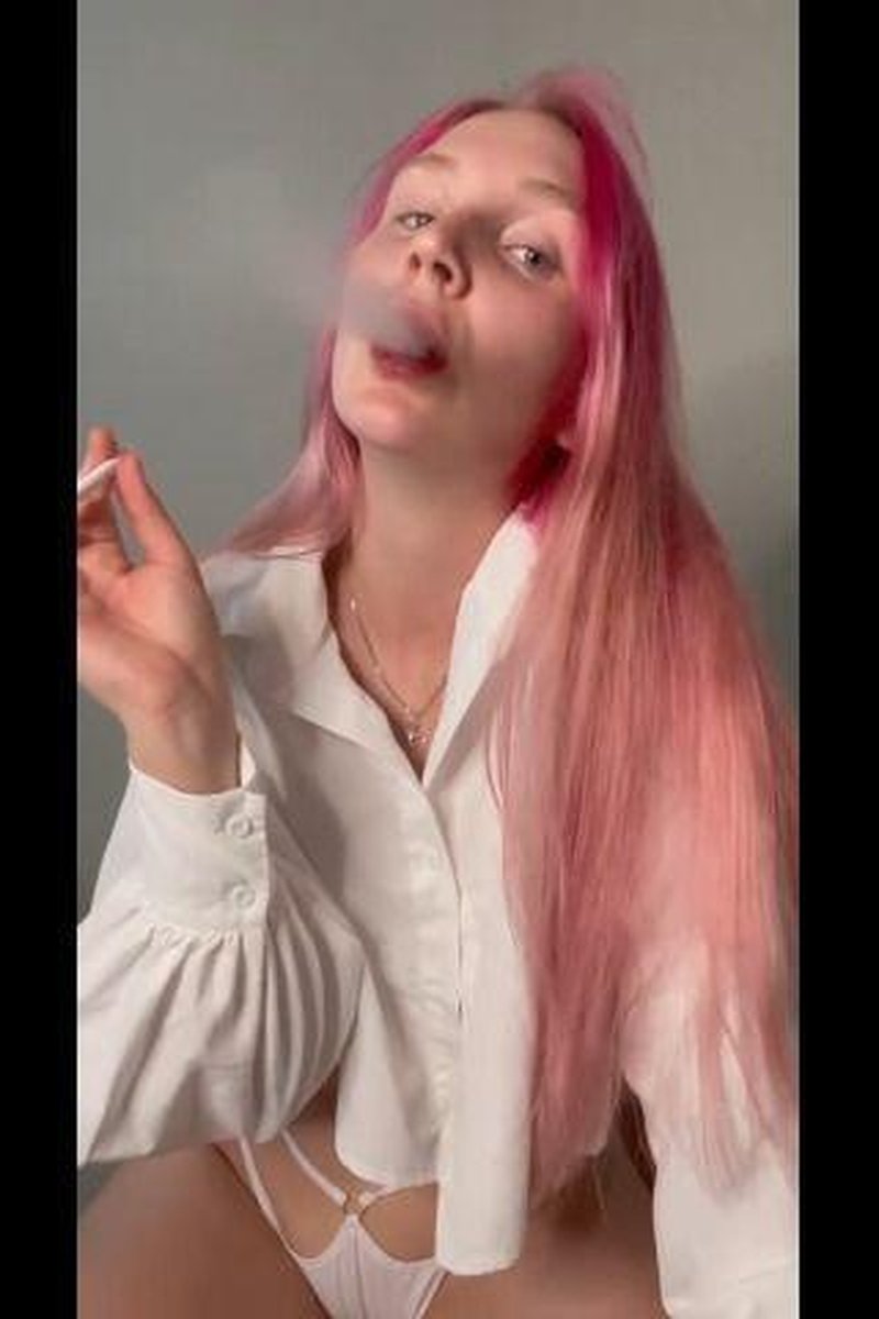 Smoke - Screenshot 1 of 4 - Colored Hair