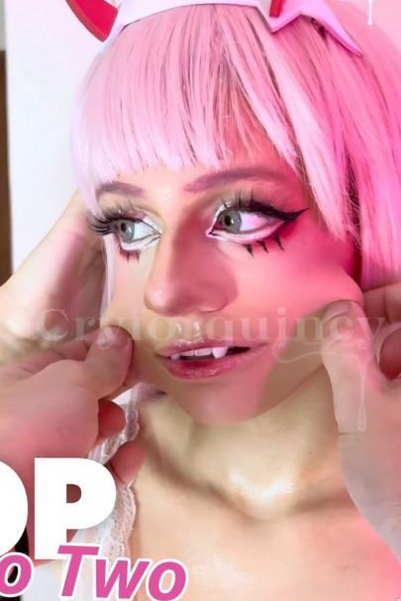 Time Stop Cosplay Zero Two Sfw - Screenshot 1 of 4 - Animecosplay