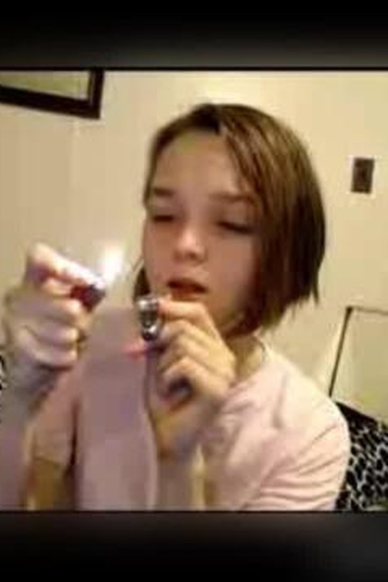 Smoking - Screenshot 1 of 4 - Amateur