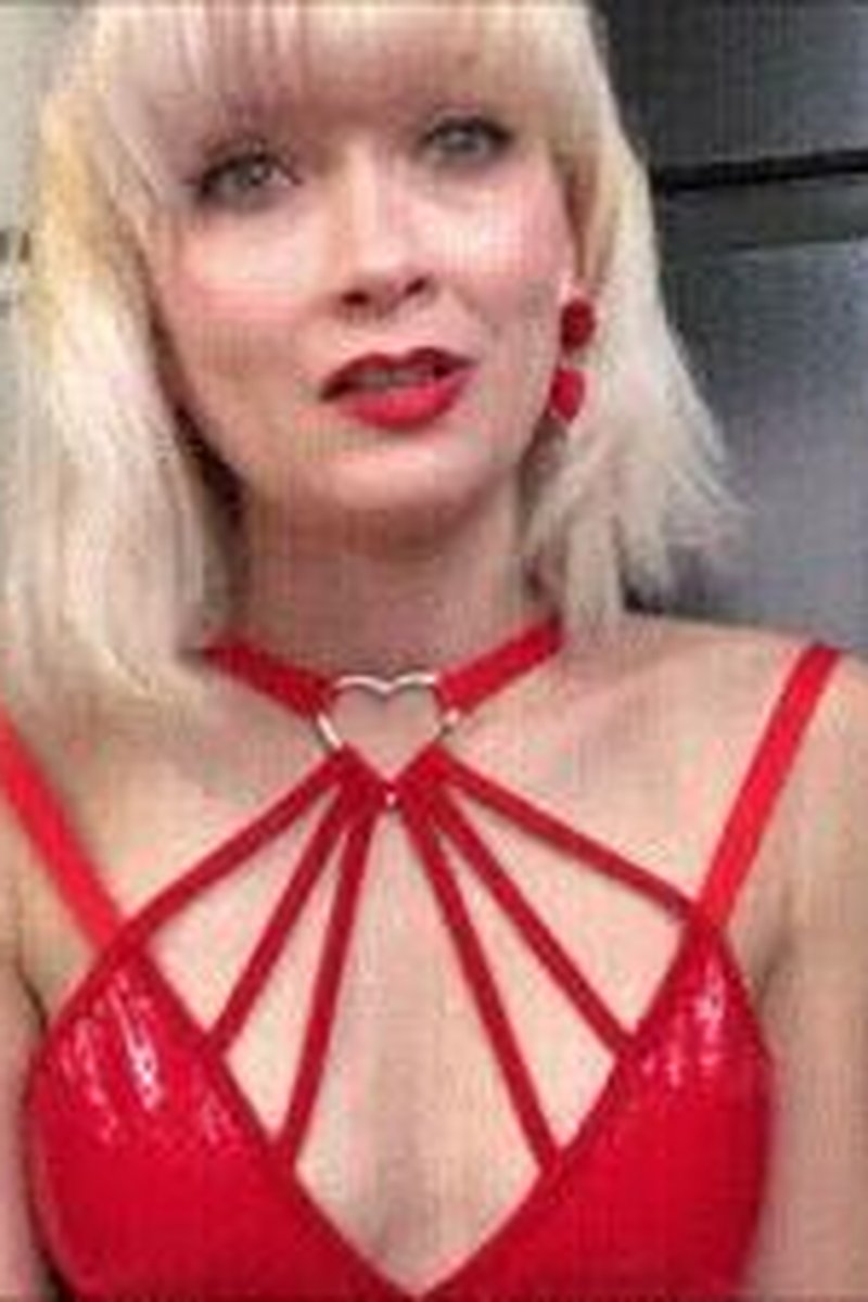 L O V E - Screenshot 1 of 4 - Addiction Fetish