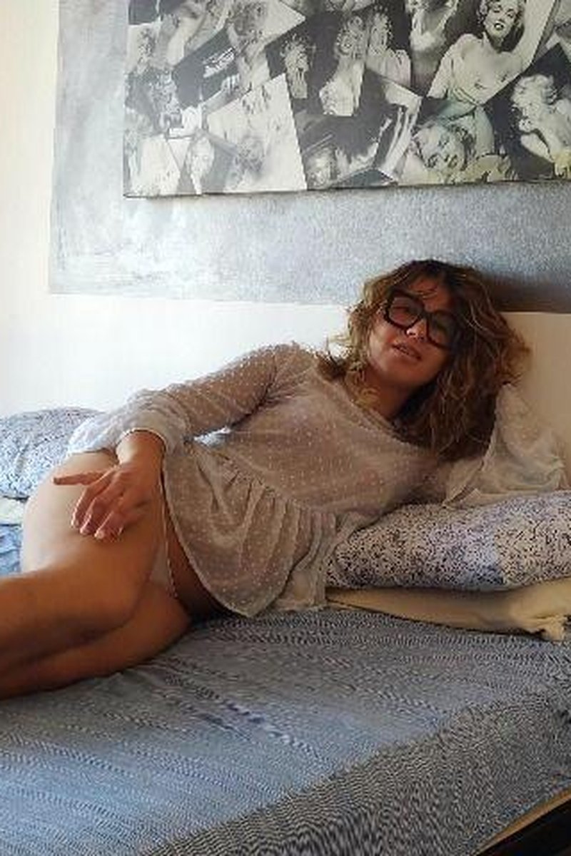 Le Meilleur JOI Francais - Screenshot 1 of 4 - Babes
