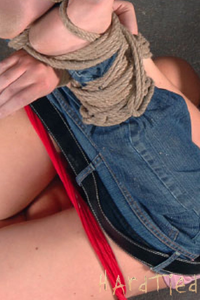 Redhead - Screenshot 1 of 4 - Bondage
