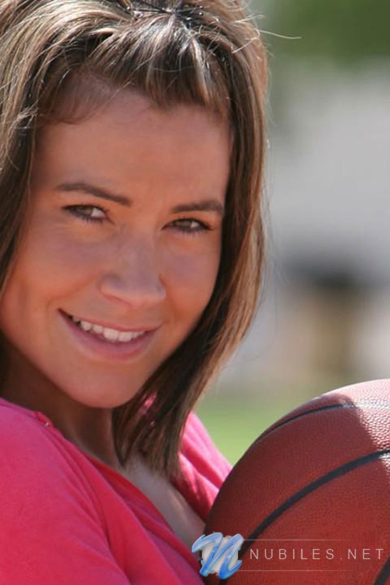 Basketball - Screenshot 1 of 4 - Brown Hair