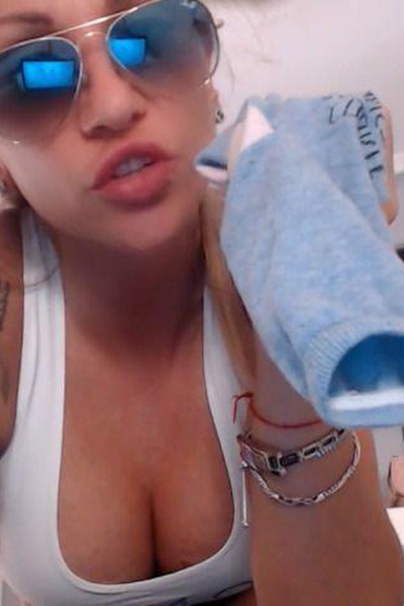 TP-manyvidsspanishfindomsonia-your-friend-the-sock-spanish-audio