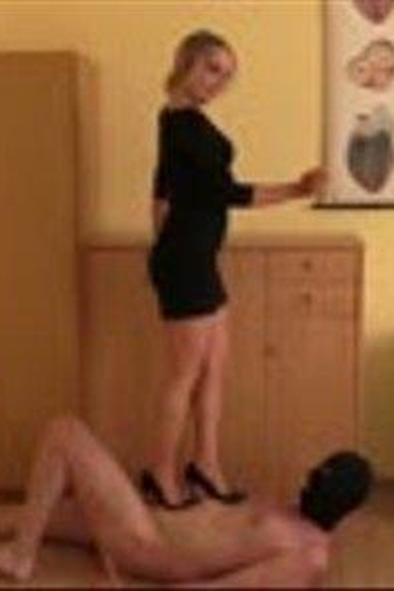Sharp Stiletto Trample - Screenshot 1 of 4 - Domination