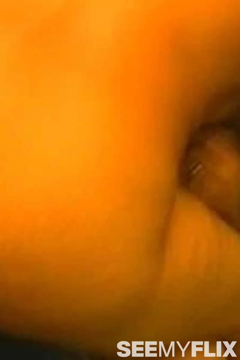 Toni Lee - Screenshot 1 of 4 - Natural Tits