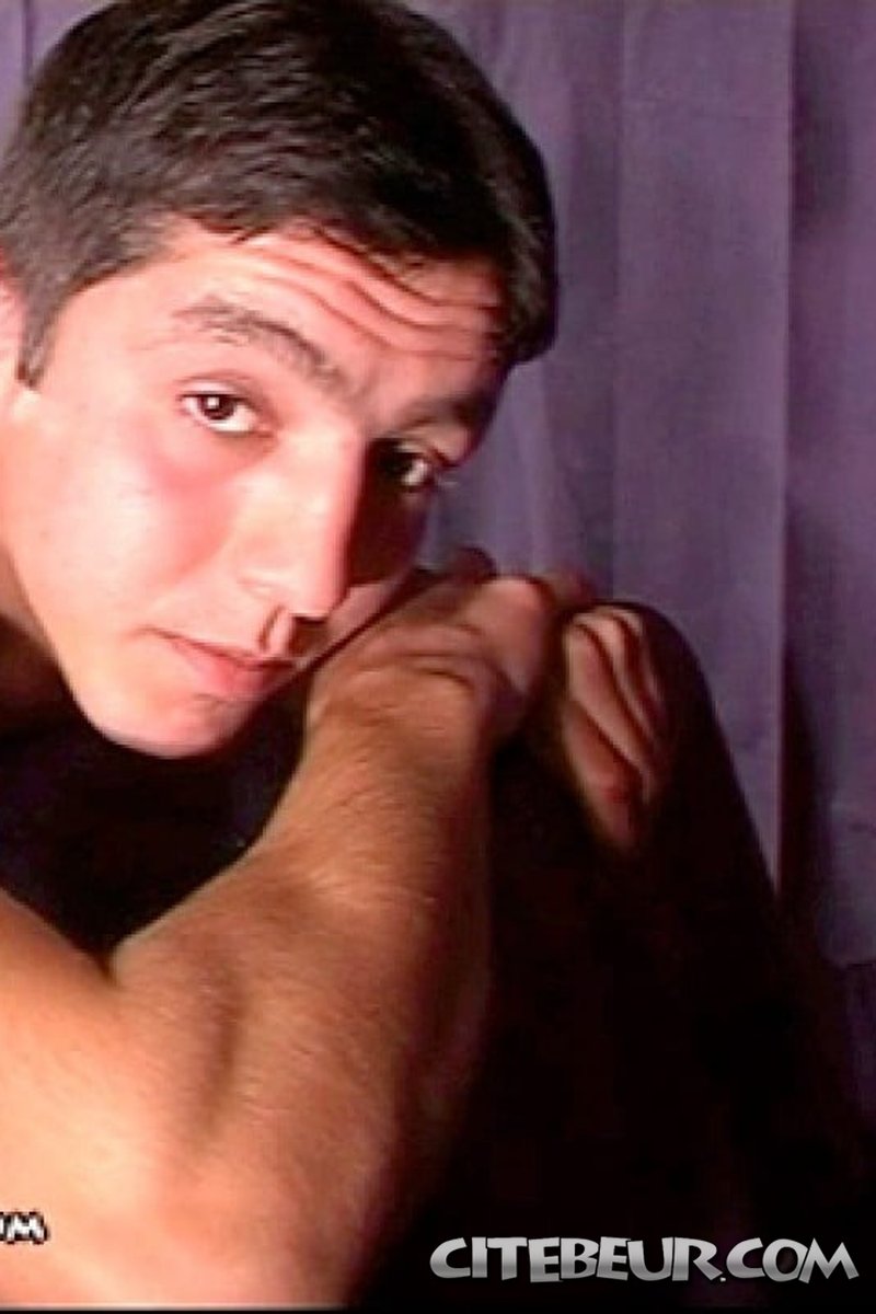 Yummy Wank - Screenshot 1 of 4 - Arabian Migrants