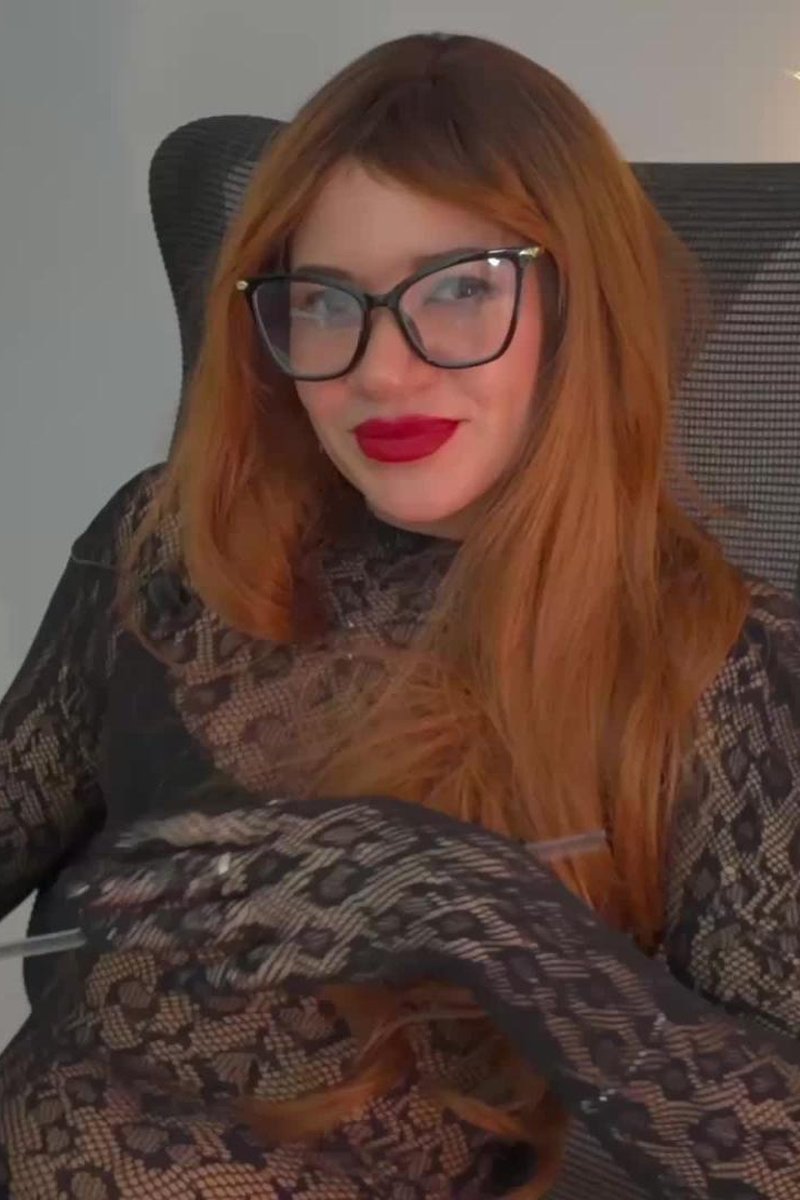 TP-iwantclipspolishmistress-teacher-sophia-in-snake-boots-has-extra-ordinary-teaching-methods-polish-language