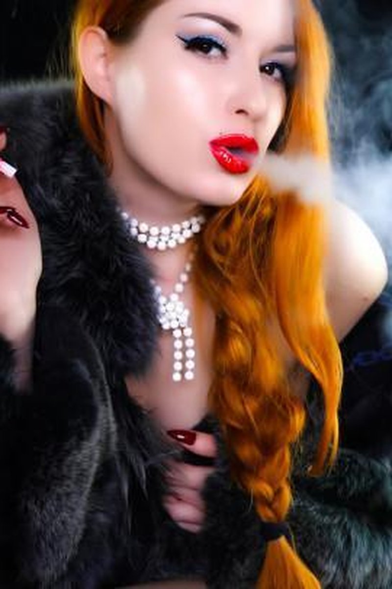 Goddess Furs Smoking Fhd - Screenshot 1 of 4 - Fur