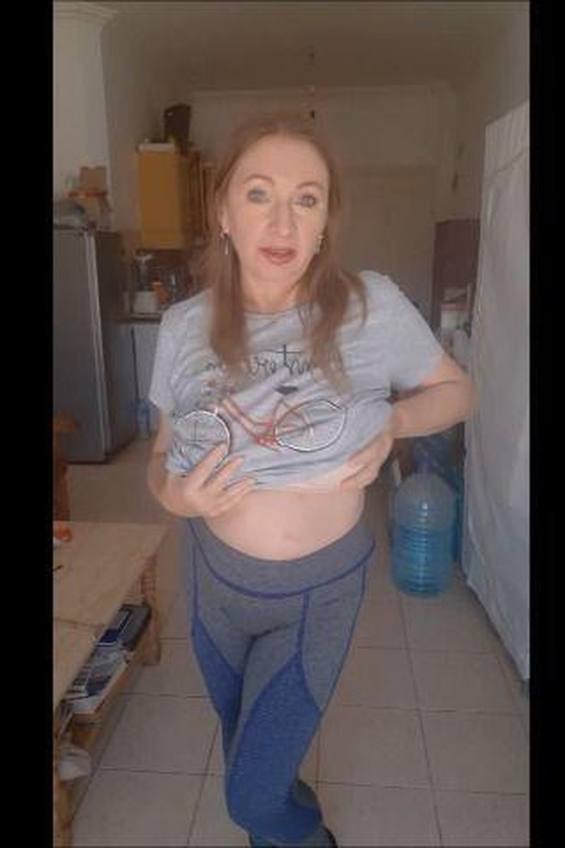 Strip Dance - Screenshot 1 of 4 - Big Tits