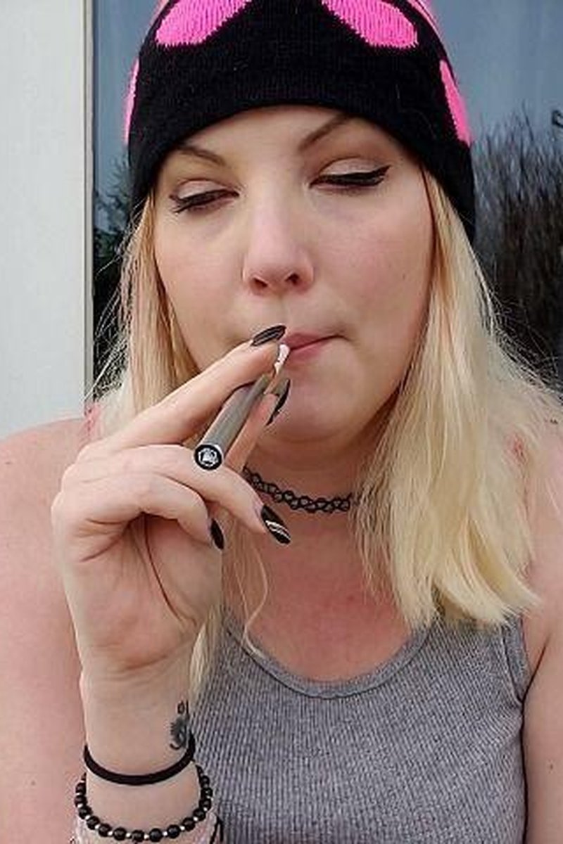 Coughing Outside - Screenshot 1 of 4 - Blonde Hair (Female)