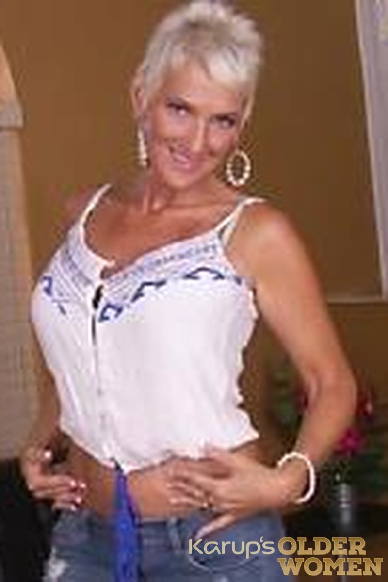 Lexy - Screenshot 1 of 4 - Lexy Cougar