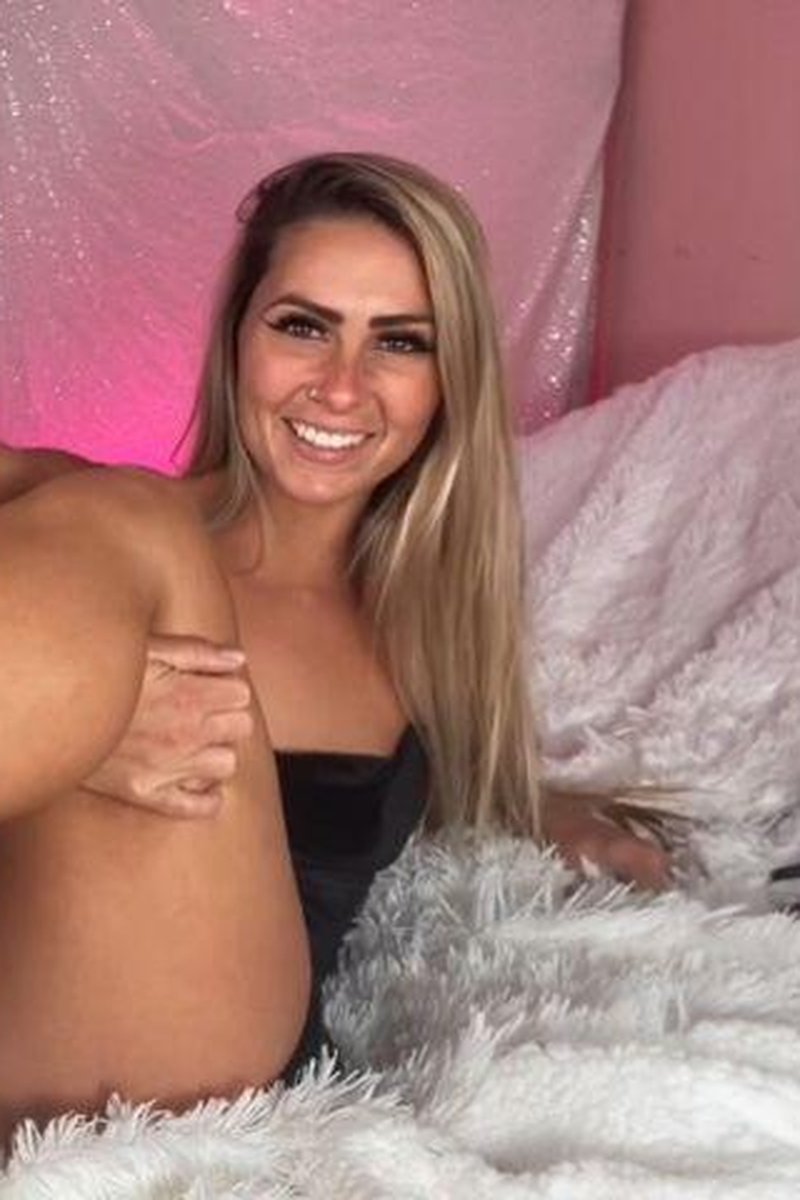 Foot Cuckold - Screenshot 1 of 4 - Cuckolding