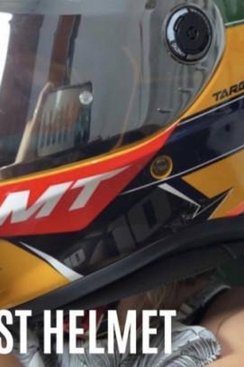 Test Mt Helmet - Screenshot 1 of 4 - Close Up