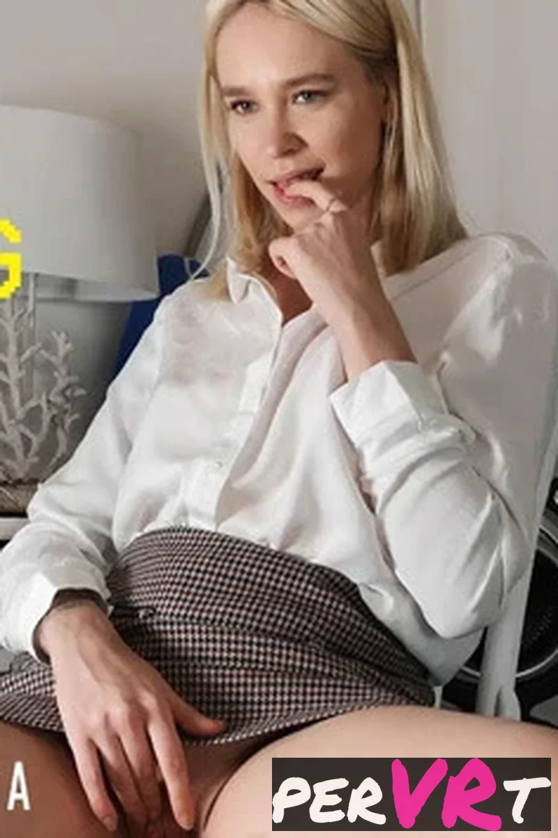 Getting Ready for a Date - Screenshot 1 of 4 - 3D Available