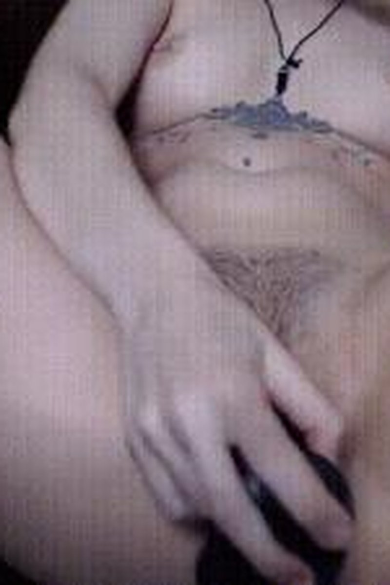Controlled Live 16 - Screenshot 1 of 4 - Camgirl