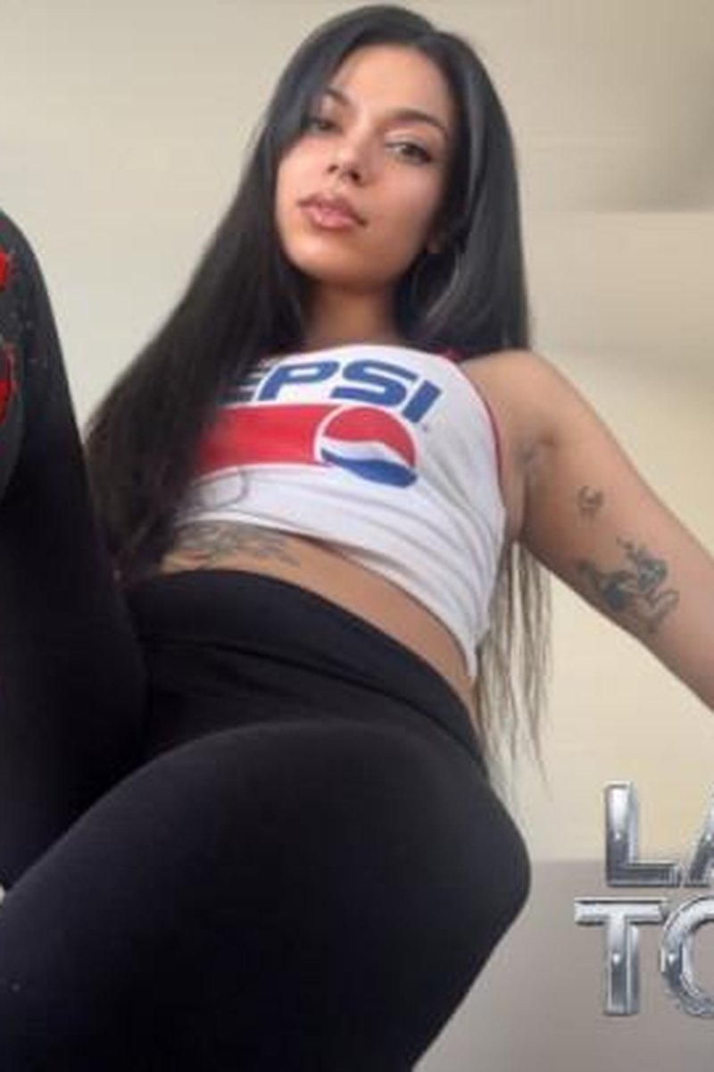 Slave For Socks - Screenshot 1 of 4 - Femdom
