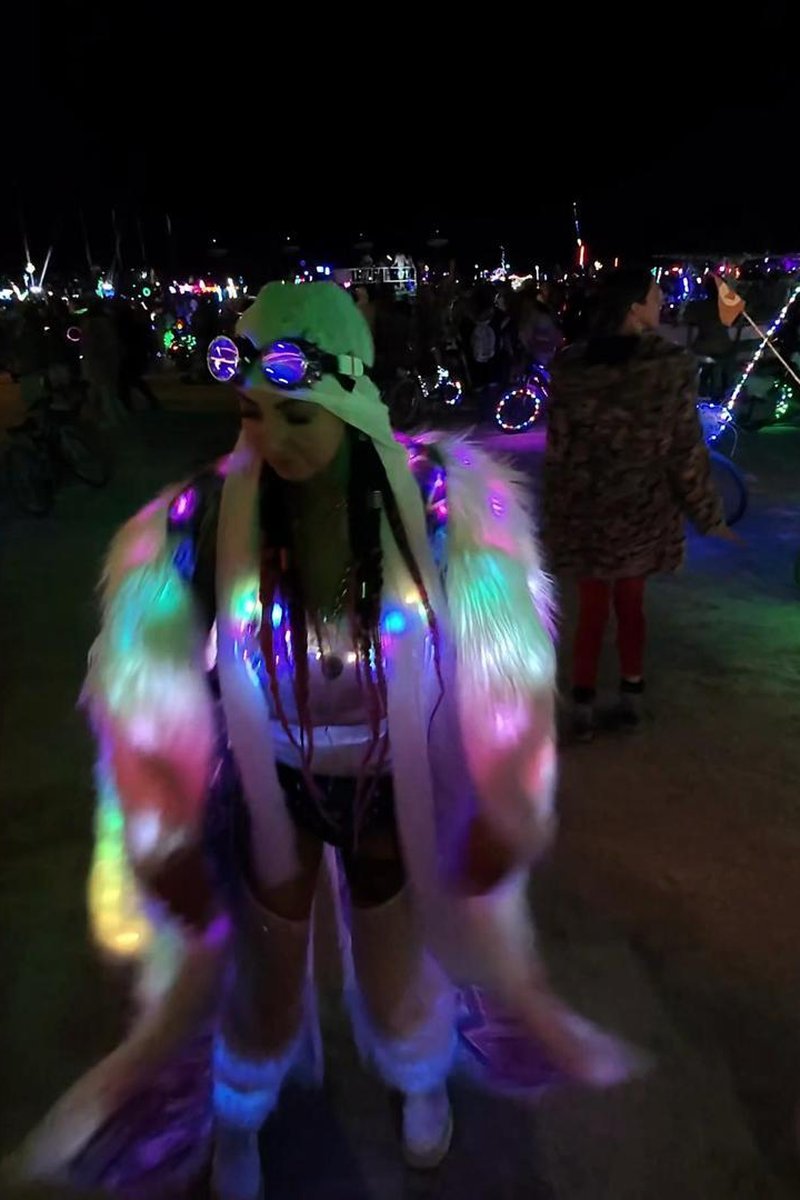 Dancing At Burning Man - Screenshot 1 of 4 - Burningman