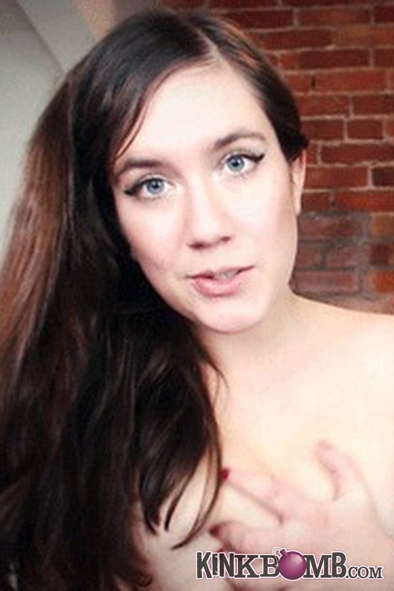 Natashas Bedroom: No Shame Submission - Screenshot 1 of 4 - Femdom