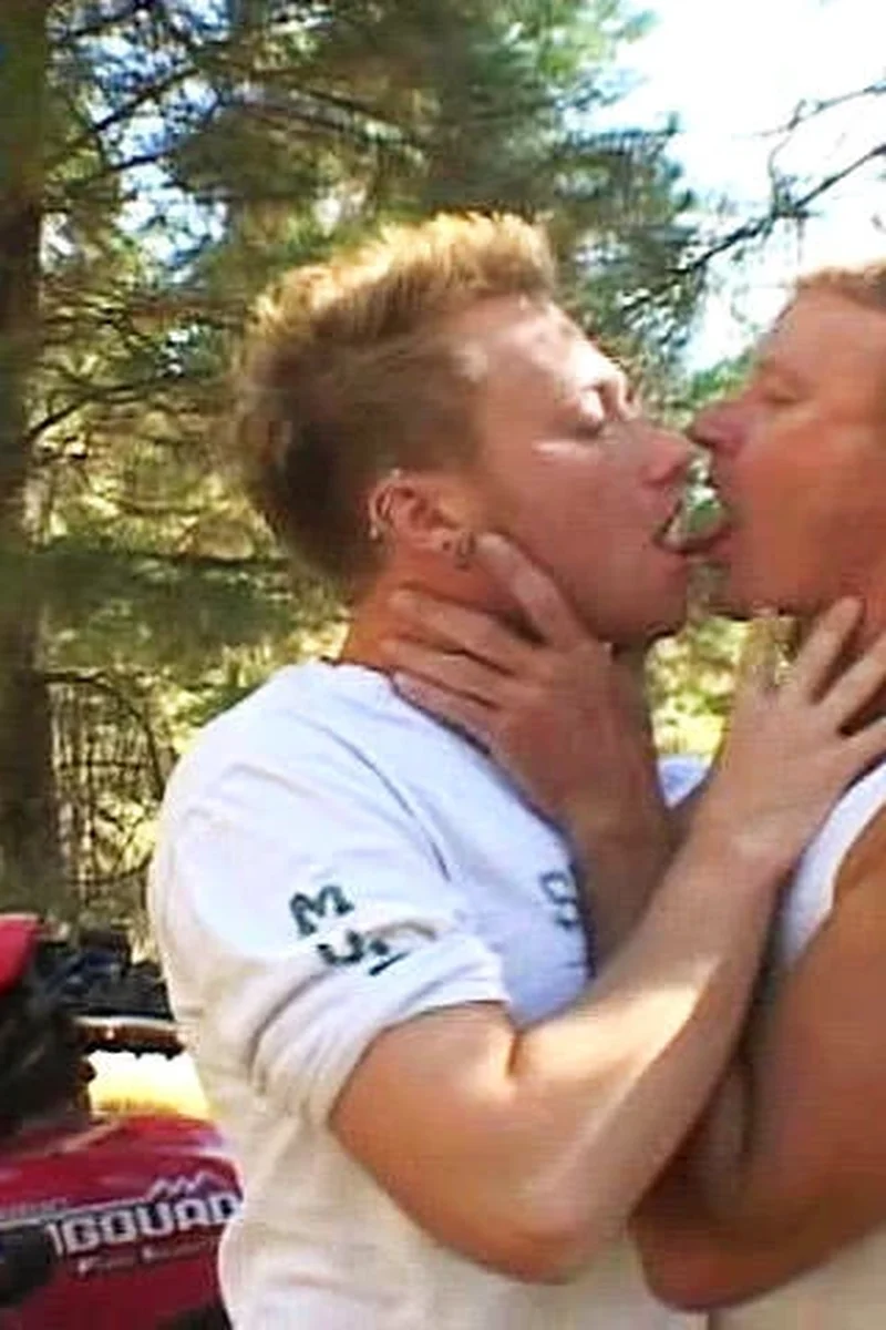 Gulp #2, Scene #03 - Screenshot 1 of 4 - Anal
