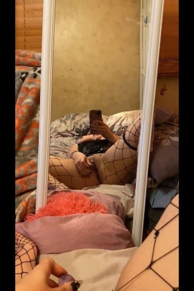 Mirror Solo - Screenshot 1 of 4 - Femalemasturbation