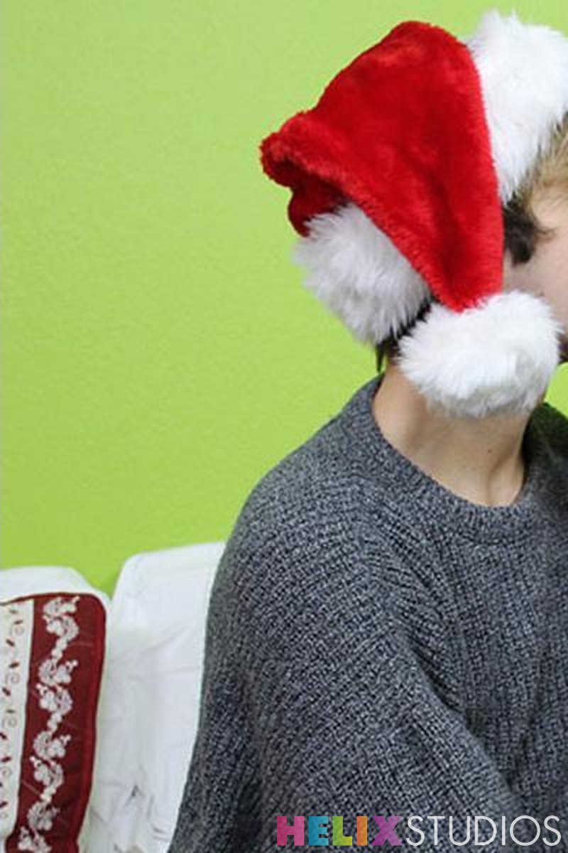 Bauble Bouncing Bareback - Screenshot 1 of 4 - American