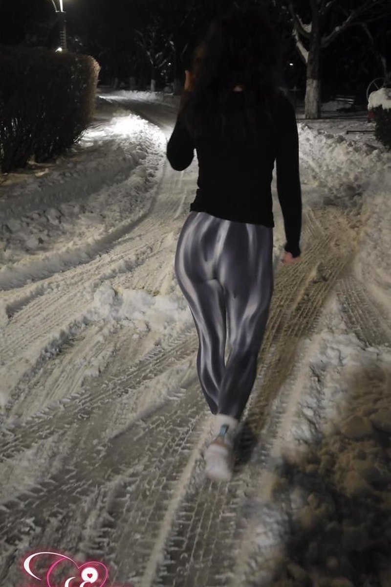 Winter - Screenshot 1 of 4 - Babes