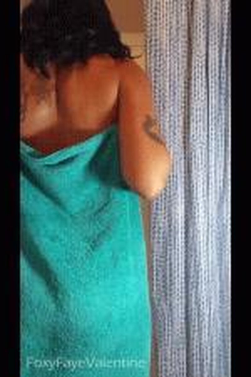 Watch Me Shower - Screenshot 1 of 4 - Black