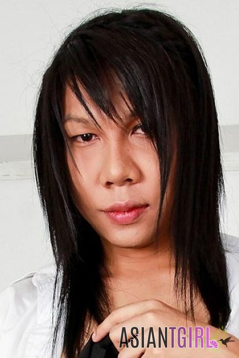Sim Gets Nice And Hard - Screenshot 1 of 4 - Asian