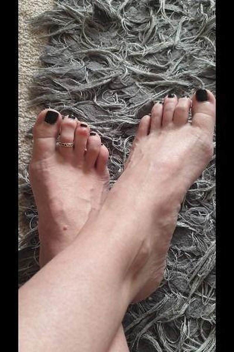 Feet Fetish - Screenshot 1 of 4 - Foot Fetish