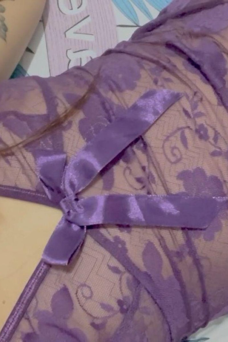 Teasing You - Screenshot 1 of 4 - Asian
