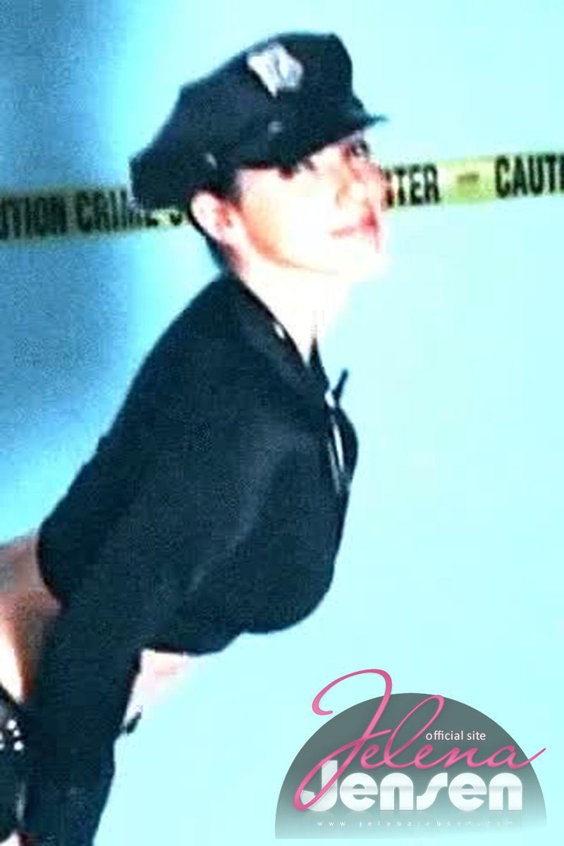 Dirty Cop - Screenshot 1 of 4 - Masturbation