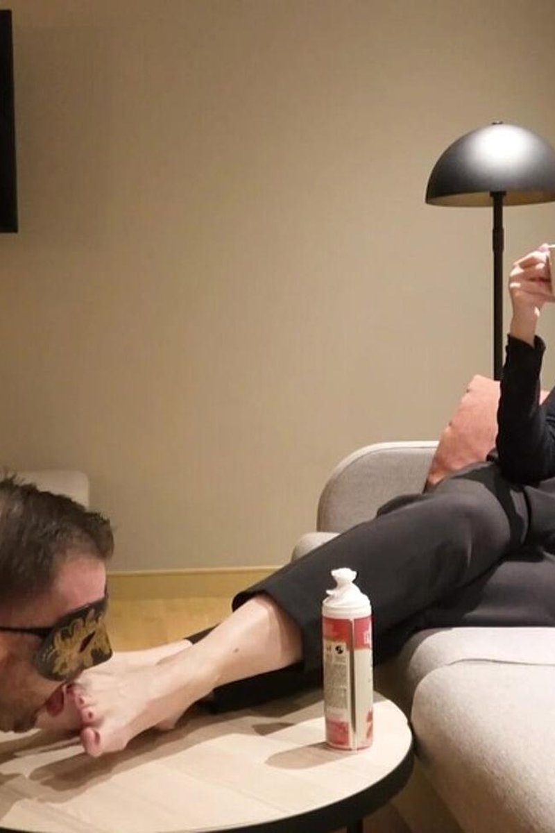 Whipped Cream Toe Licking! - Screenshot 1 of 4 - CFNM