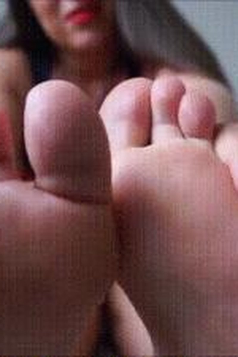 Toe-Tal Surrender - Screenshot 1 of 4 - Foot Fetish