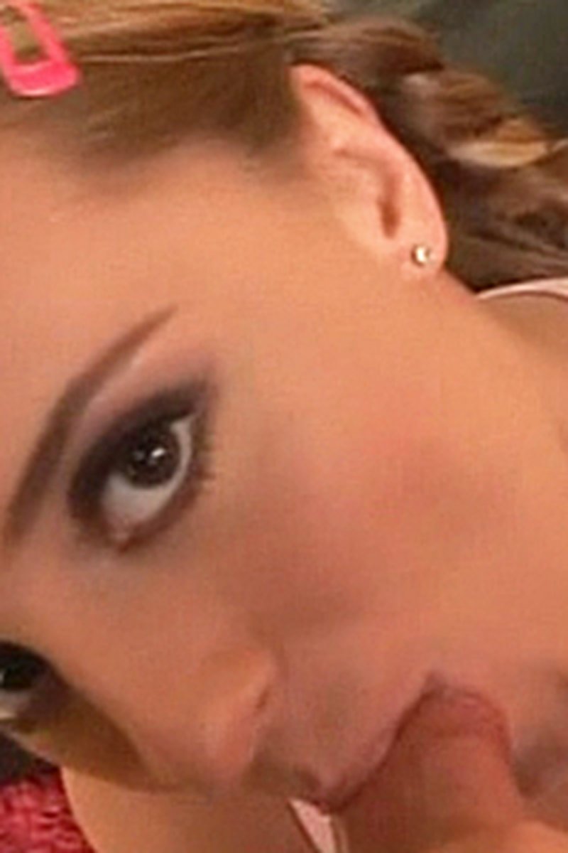 Deep Throating - Screenshot 1 of 4 - Anal