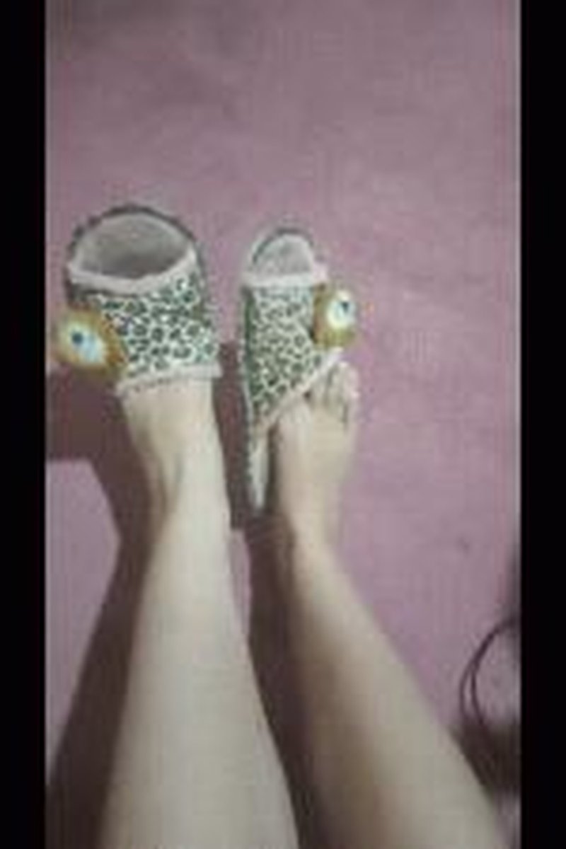 Dangling Slippers - Screenshot 1 of 4 - Dangling